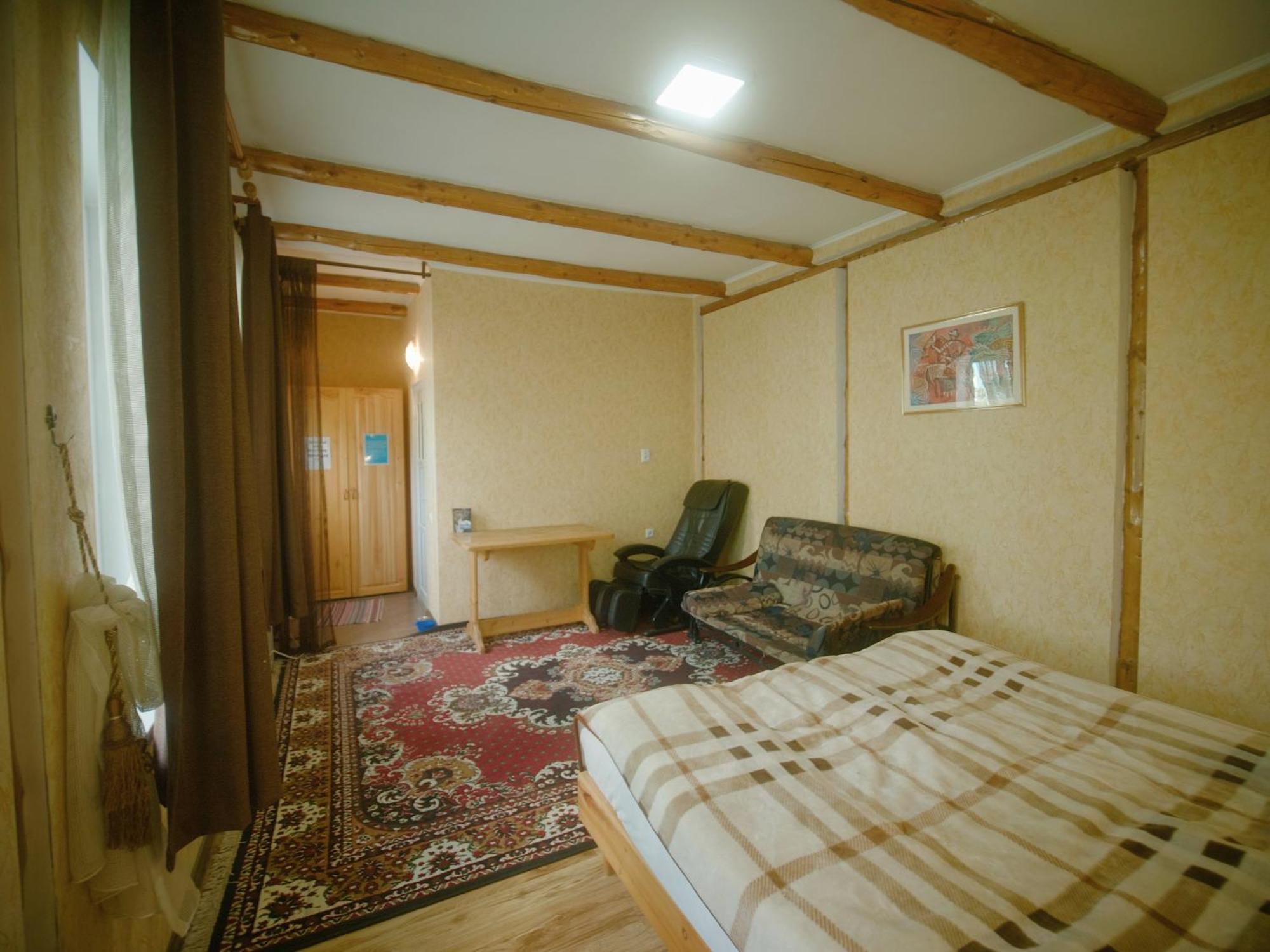 Guesthouse Alakol Karakol Luaran gambar