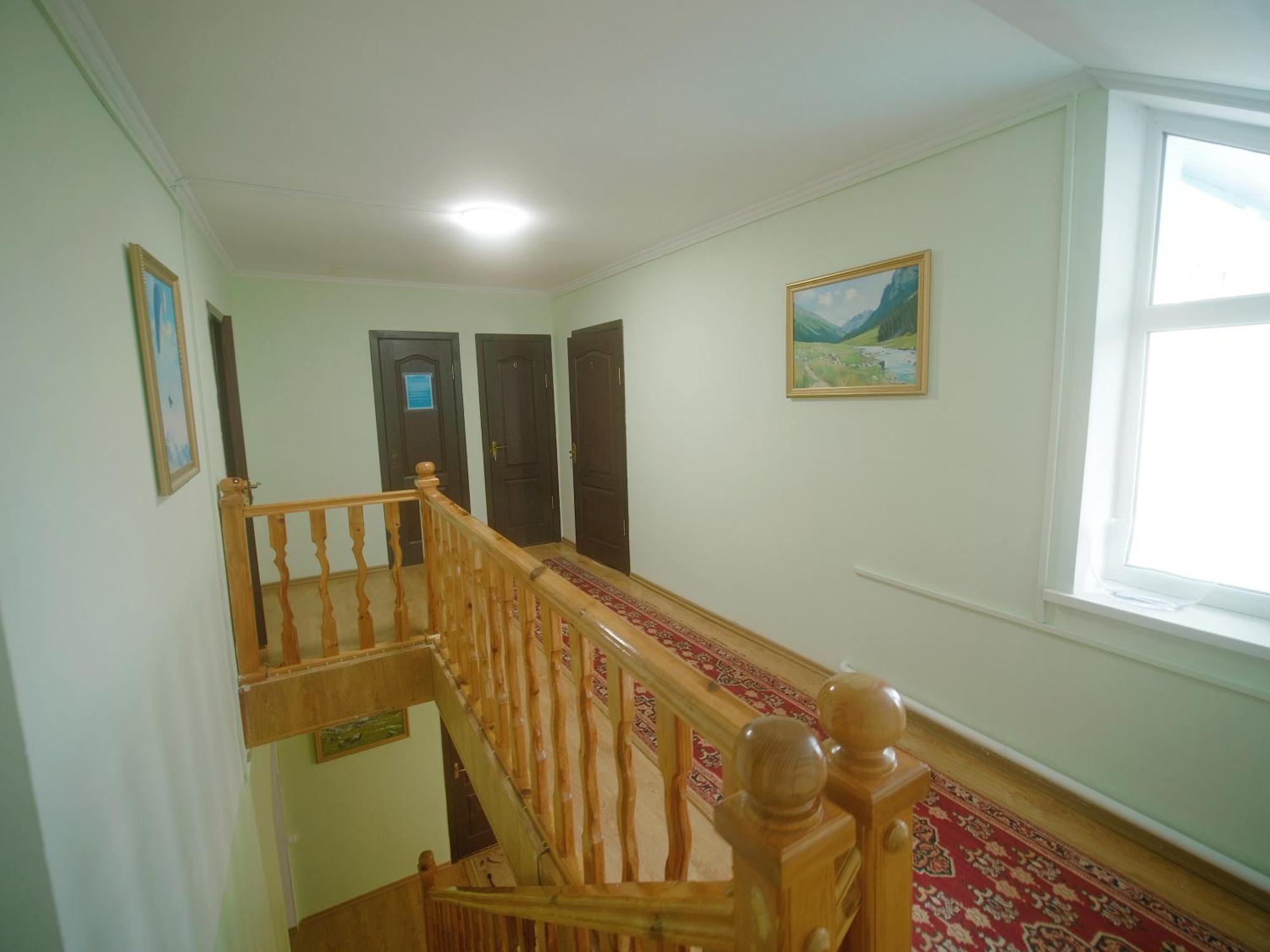 Guesthouse Alakol Karakol Luaran gambar