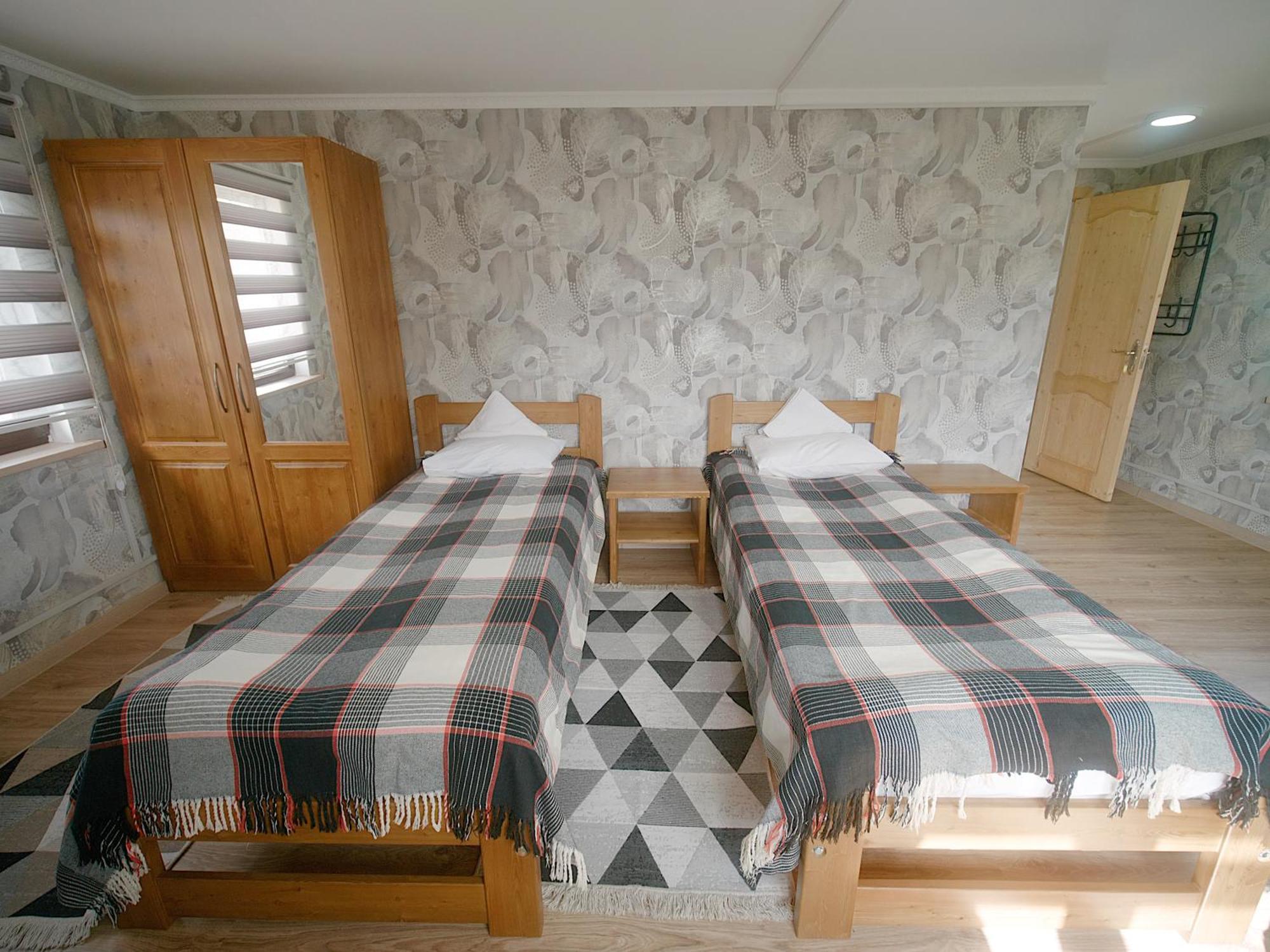 Guesthouse Alakol Karakol Luaran gambar